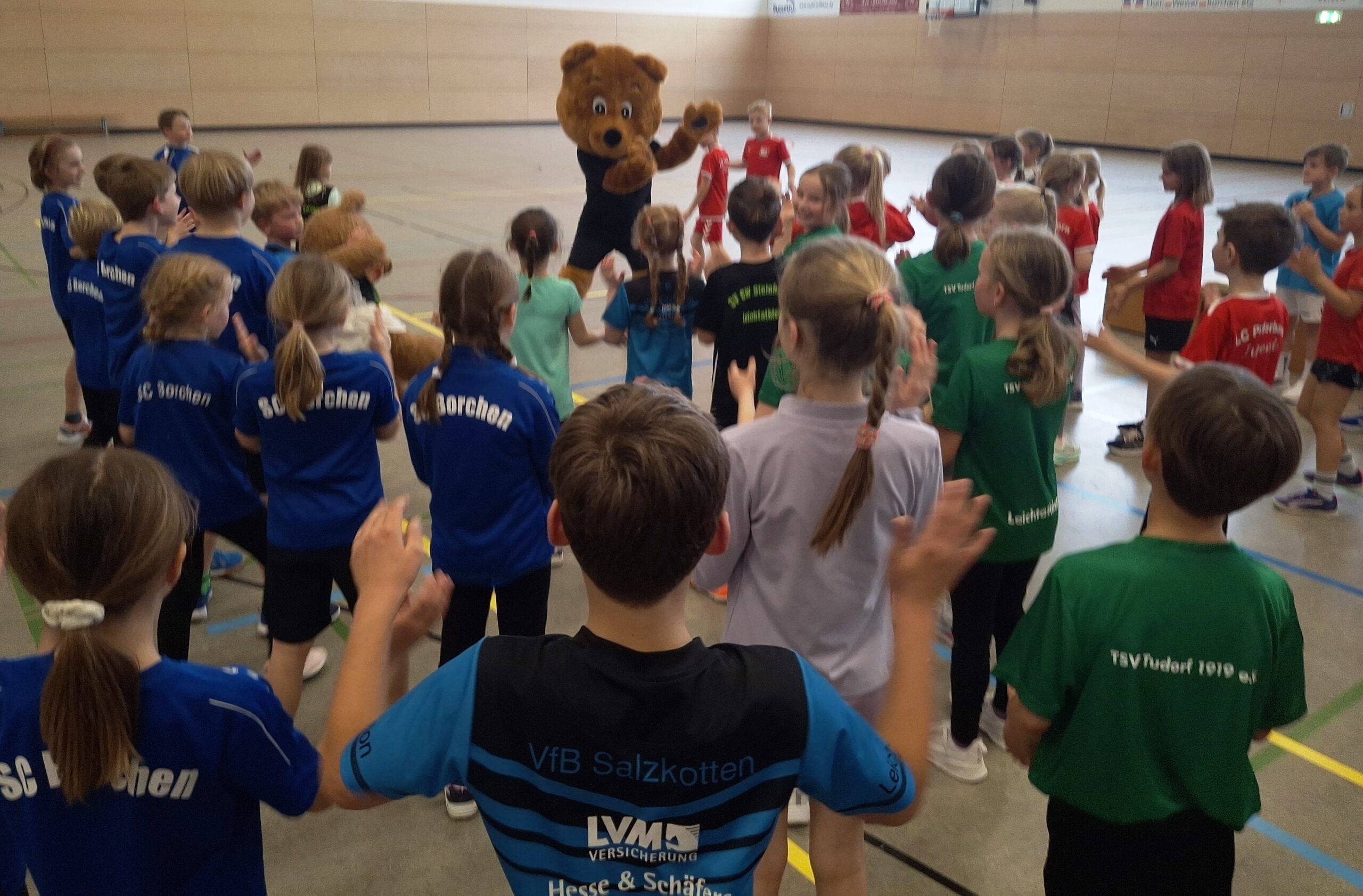 Du betrachtest gerade 164 Nachwuchsathleten beim Kinderleichtathletik-Wettkampf